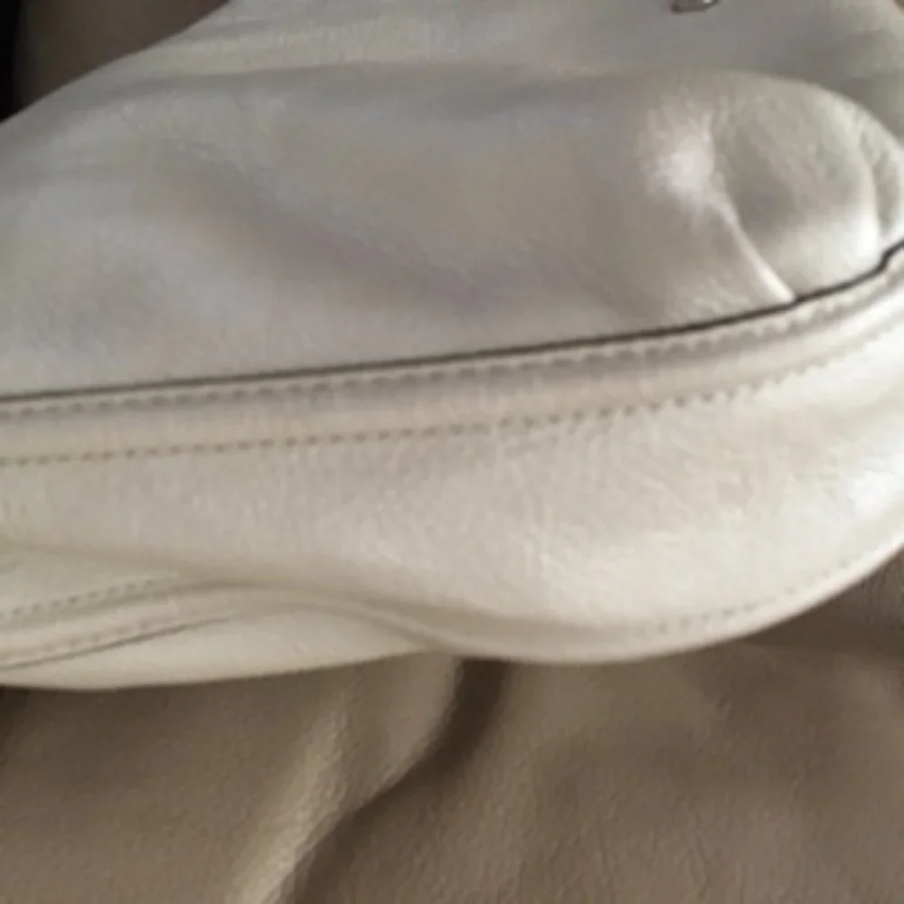 AVERY LEATHER SMALL HOBO (COACH F23960) SILVER/PEARL/IVORY